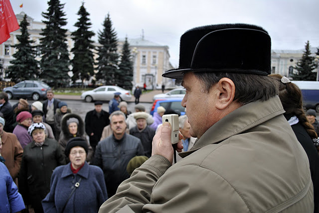 Депутат от КПРФ В. Соловьев