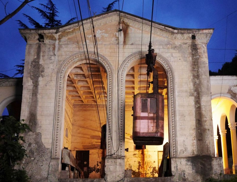 Crumbling: A cabin exits of Chiatura's central station which shows signs of aging both inside and out