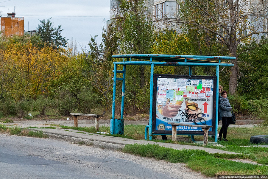 28. Остановка в 6-м микрорайоне.