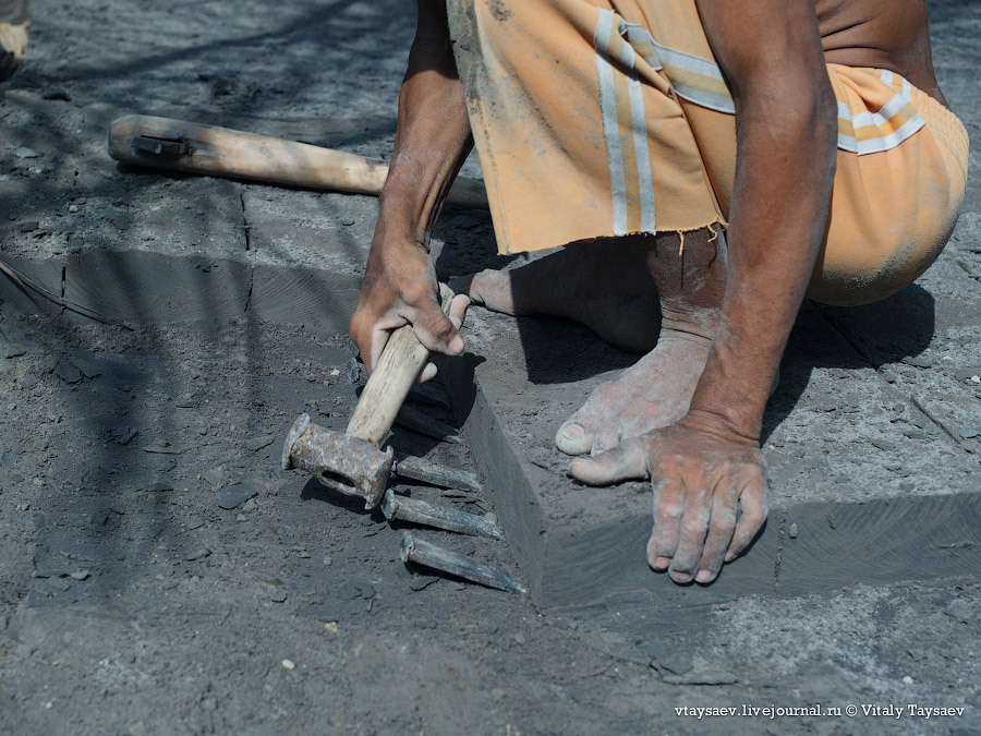 Production of natural stone in Bali