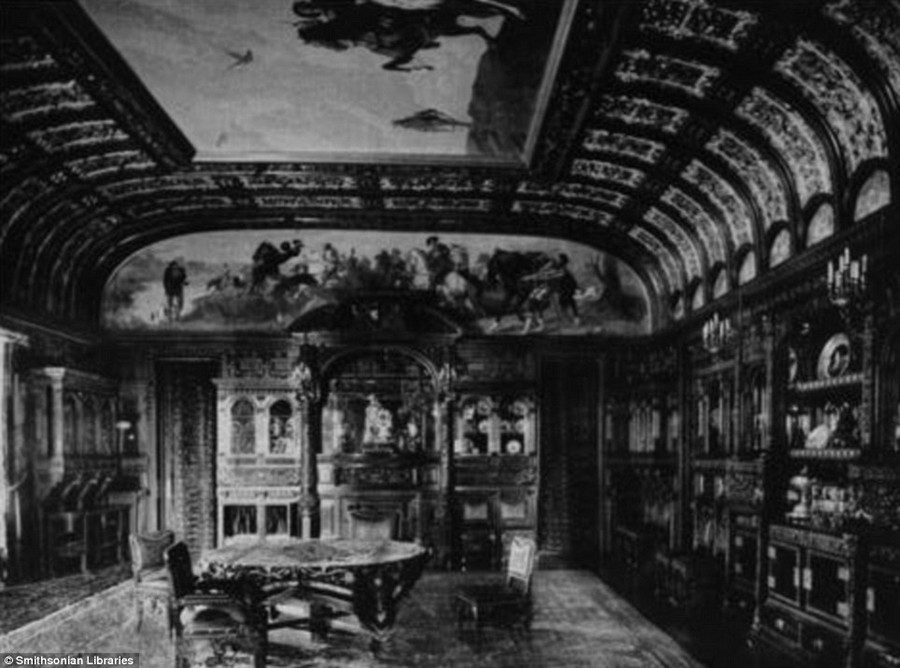 Dinner for four: Mr. William H. Vanderbilt's Dining-Room.