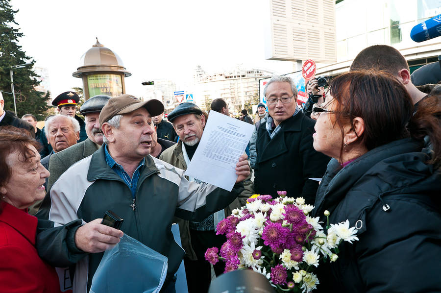 Пикет «Сочи — за Честные выборы». 17 декабря 2011 года, Сочи. © Евгений Реутов.