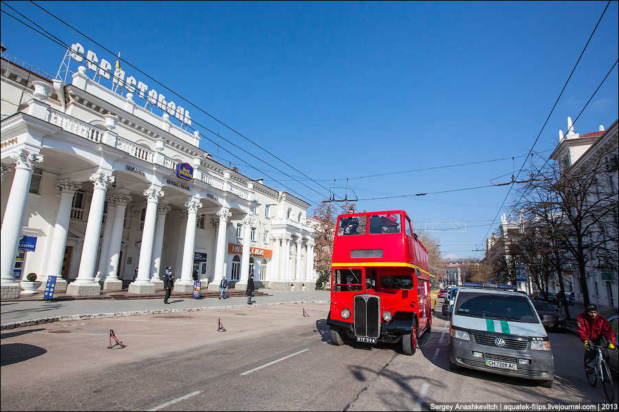 London Bus на улицах Севастополя