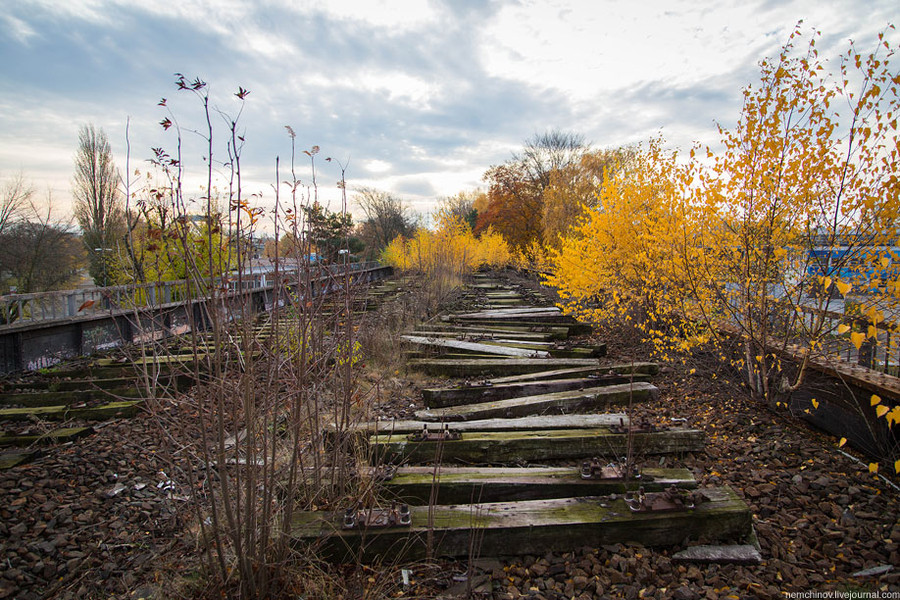 заброшенная ветка городской электрички