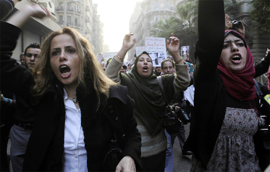 Акция женщин Египта против агрессивного поведения военных. © Asmaa Waguih/Reuters