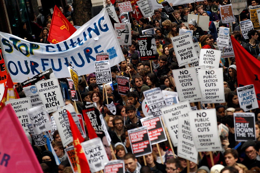 Марш протеста британских студентов в центре Лондона. © Suzanne Plunkett/Reuters