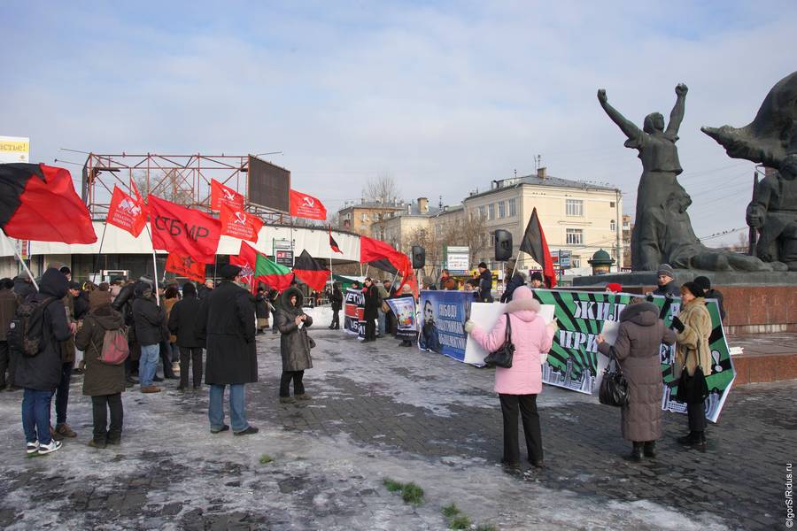 Митинг в поддержку общежитий и их защитников