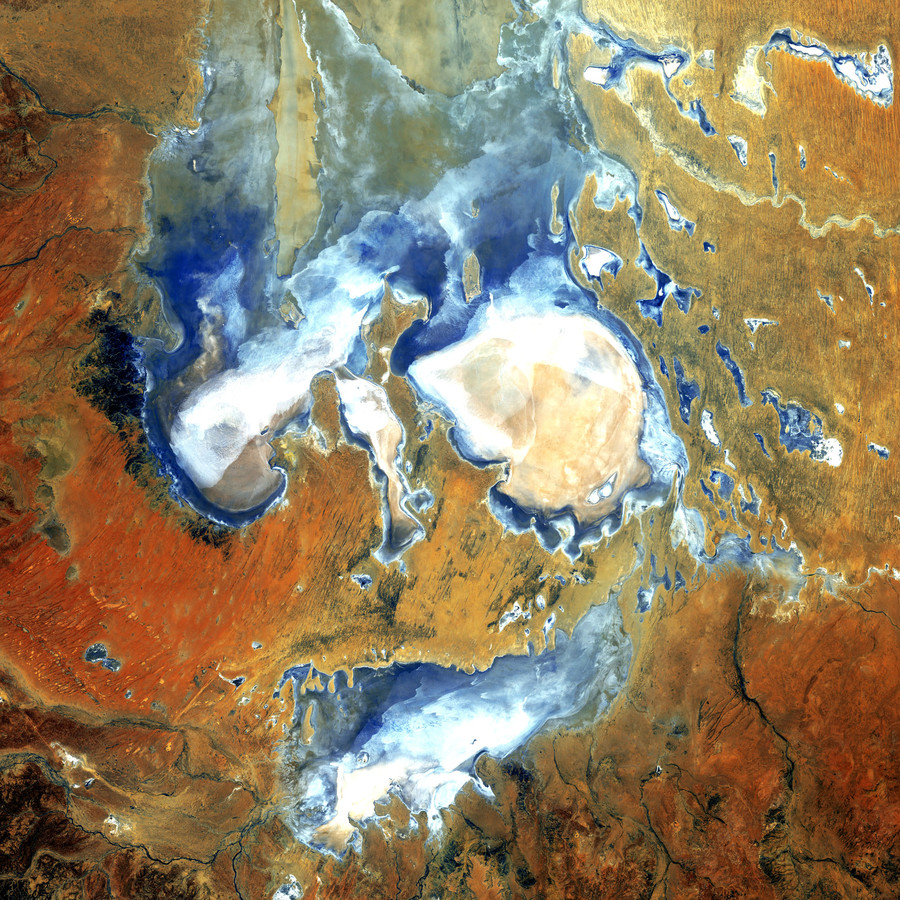 Lake Eyre Landsat 5 Acquired 8/5/2006. Credits: NASA's Goddard Space Flight Center/USGS