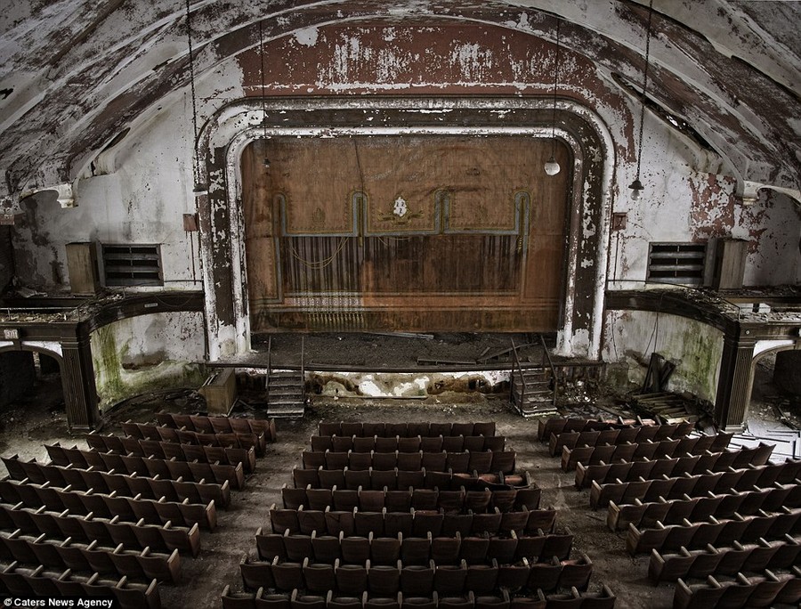 Flaking: Matthew has gained international attention and is considered a leading expert on urban blight and efforts to preserve America's endangered architectural history