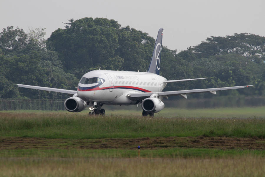 Sukhoi Superjet-100 во время демонстрационного полета в аэропорту Джакарты. © Александр Ковалев/РИА Новости