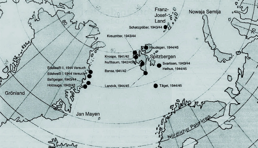 Схема расположения немецких метеостанций в Арктике. Хорошо заметно, что станции «Ландвик», «Таагет» и «Хельхус» образуют южный треугольник, а станция «Хаудеген» расположена севернее всех. Это была последняя станция кригсмарине, самая ценная из всех четырёх и самая дорогая — на её оснащение потратили 2 миллиона рейхсмарок. Станции «треугольника», помимо метеонаблюдений, имели ещё одну важную задачу — отслеживали союзные конвои в Мурманск