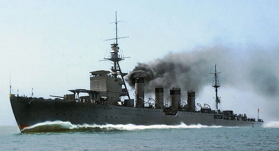 Лёгкий крейсер «Сендай» в 1923 году, колоризованное фото