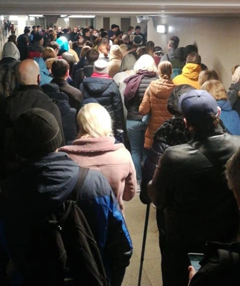 "Максимальная самоизоляция" достигнута в московском метро в среду утром