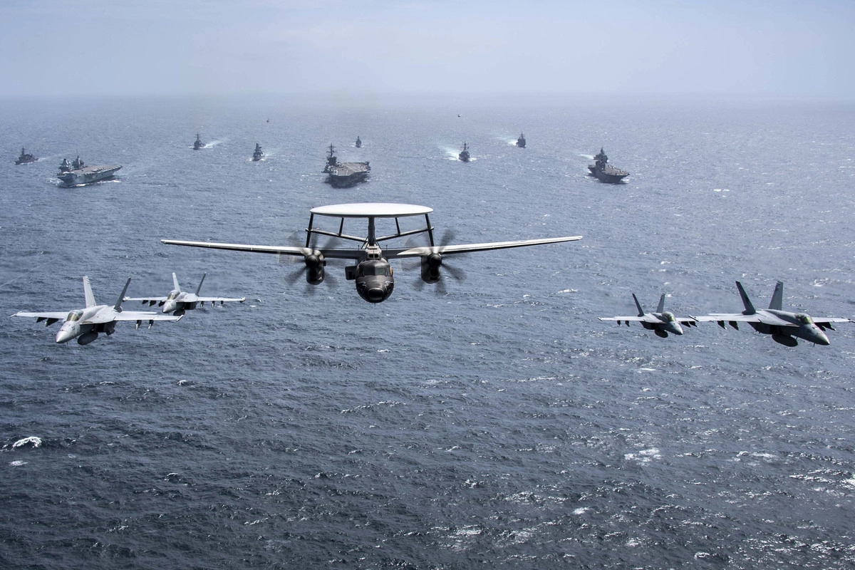 Корабли ВМС США, Австралии и Сил самообороны Японии проходят Бенгальский залив