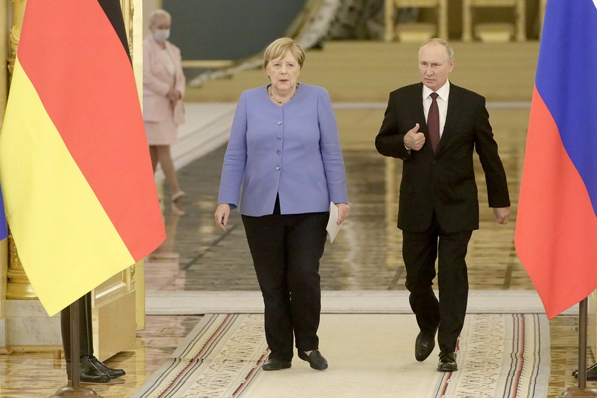 Встреча президента России Путина и канцлера Германии Меркель в Кремле