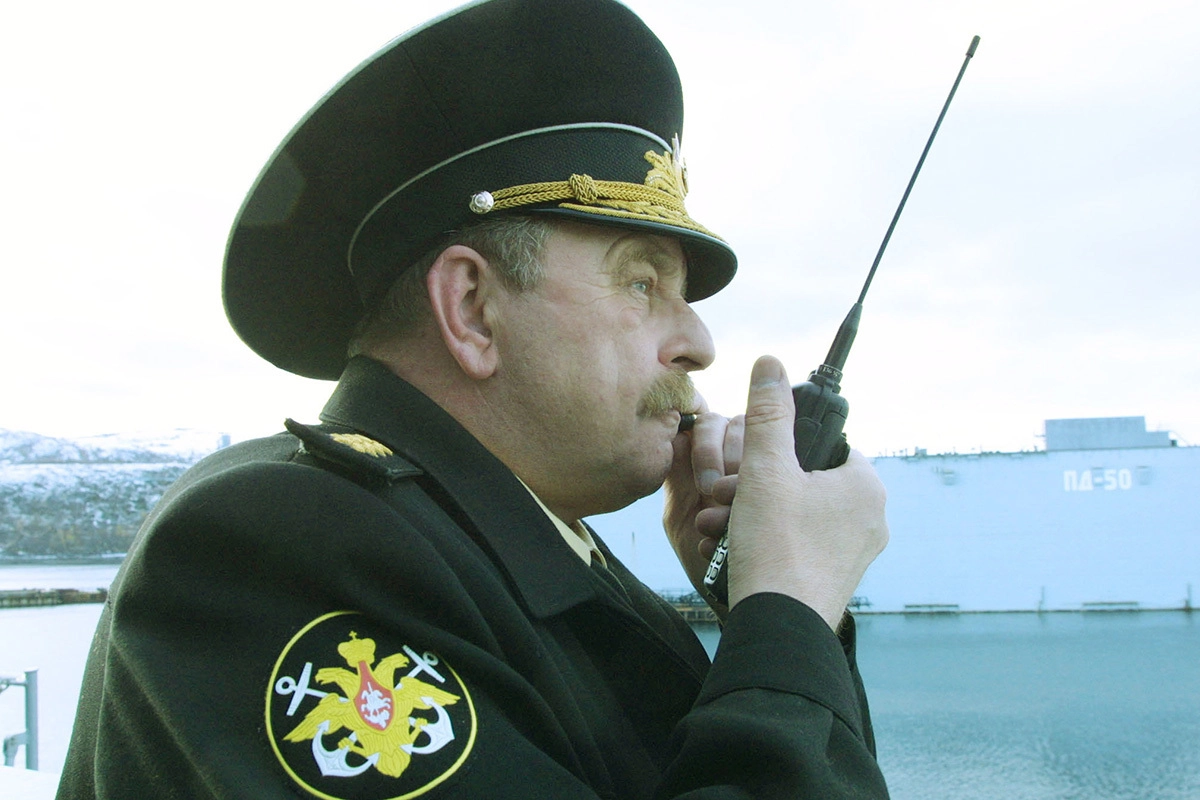 Командующий Северным флотом адмирал Вячеслав Попов.2001 г.