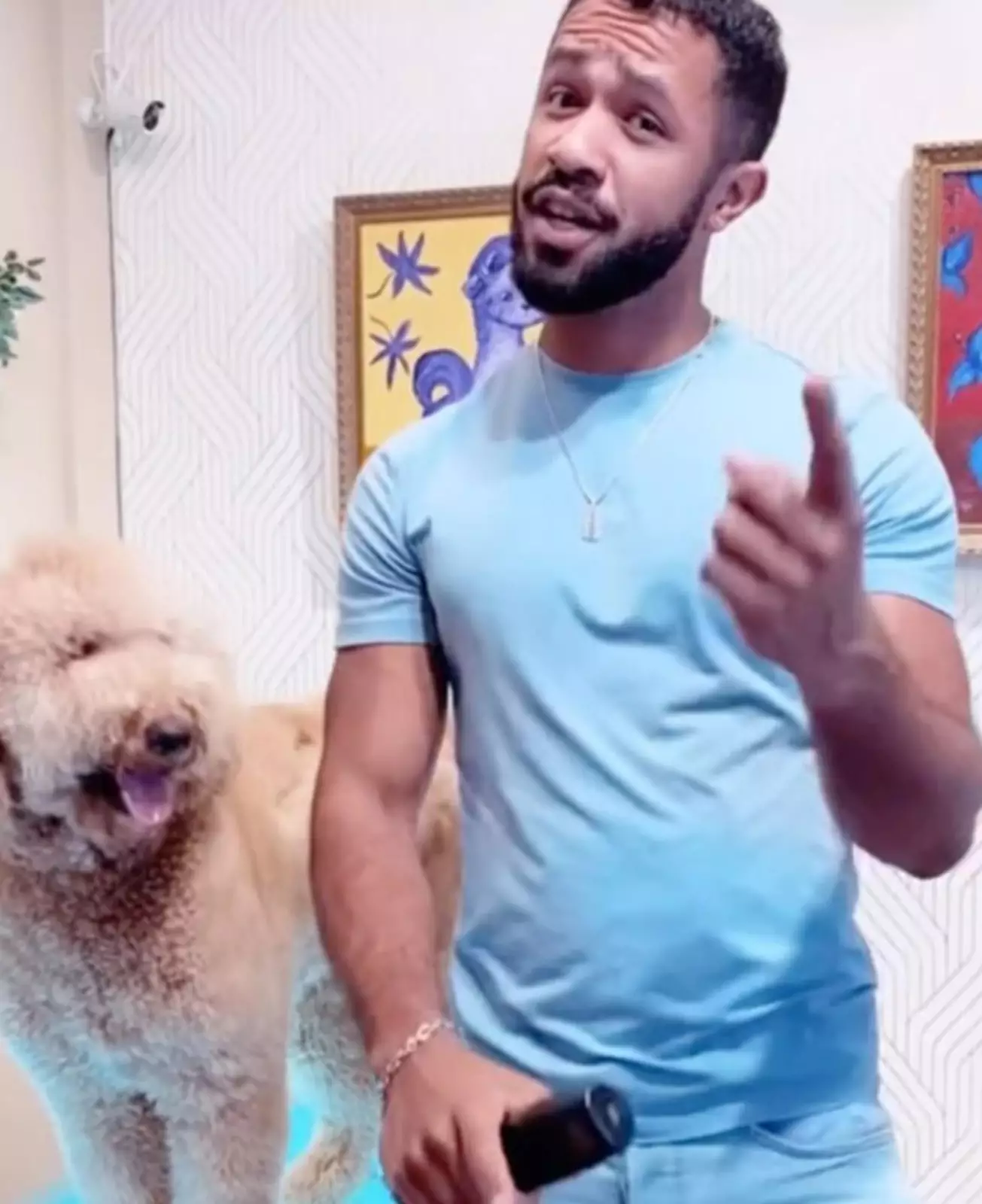 Габриэль Фейтоза и пес Купер. Габриэль Фейтоза и пес Купер.