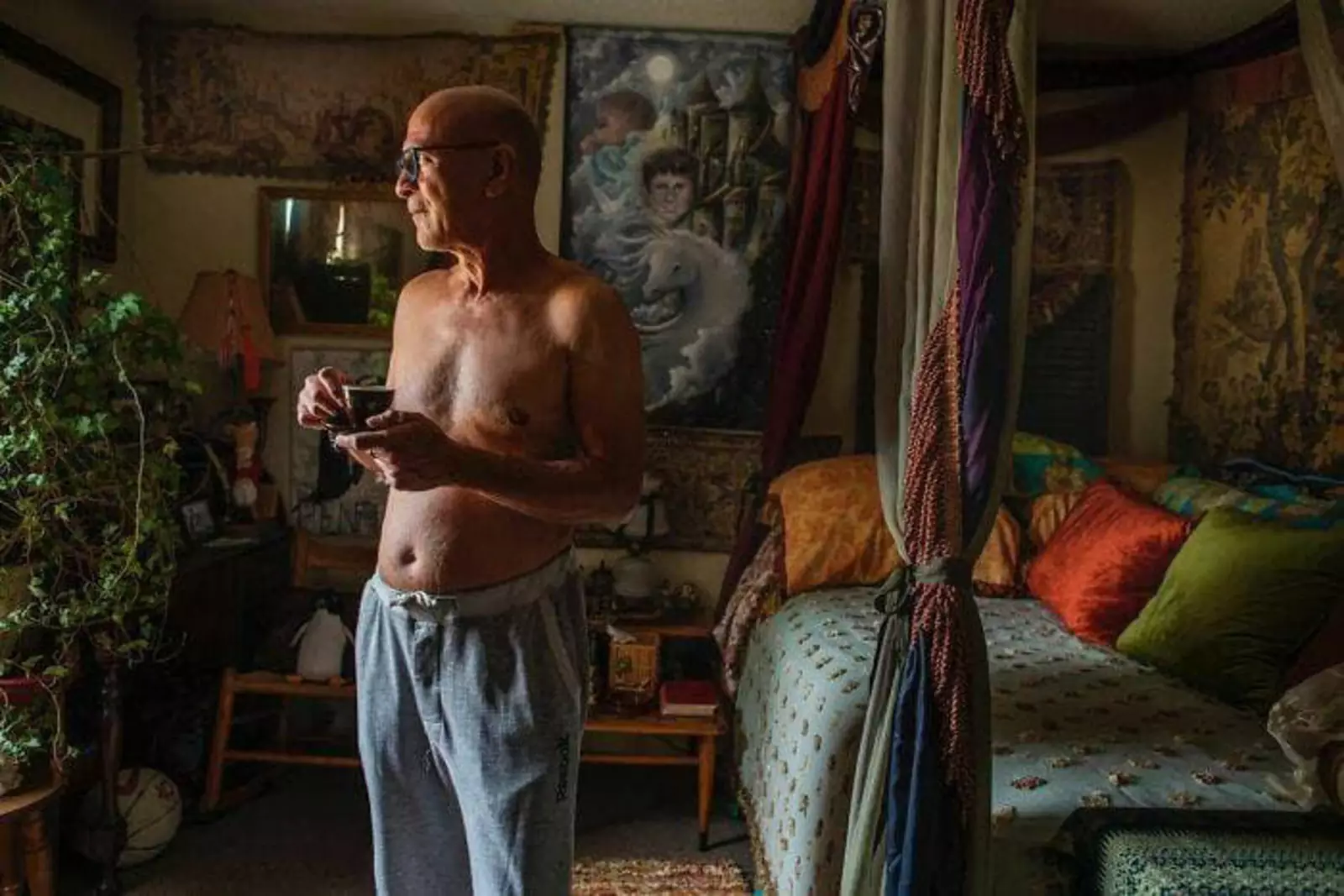 «Моя кровать - машина времени, когда я ложусь спать, то путешествую в прошлое». «Моя кровать - машина времени, когда я ложусь спать, то путешествую в прошлое».