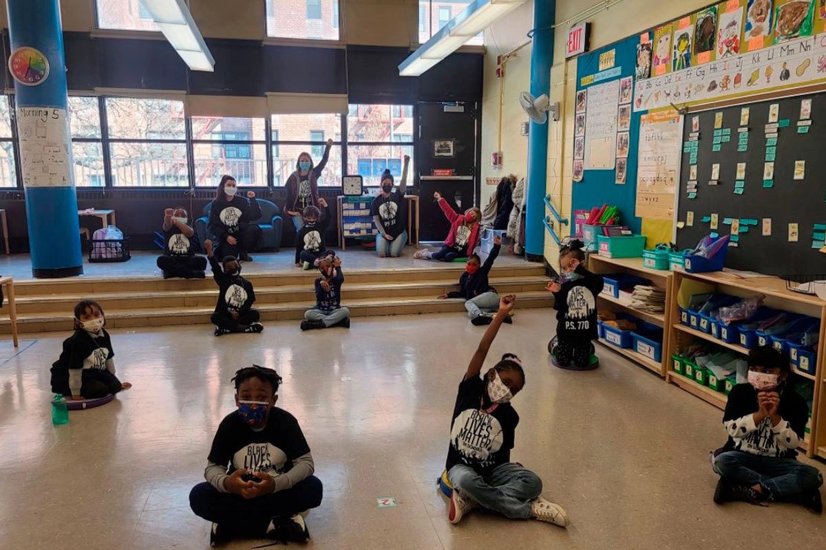 Акция "Black lives matter" в американской школе 