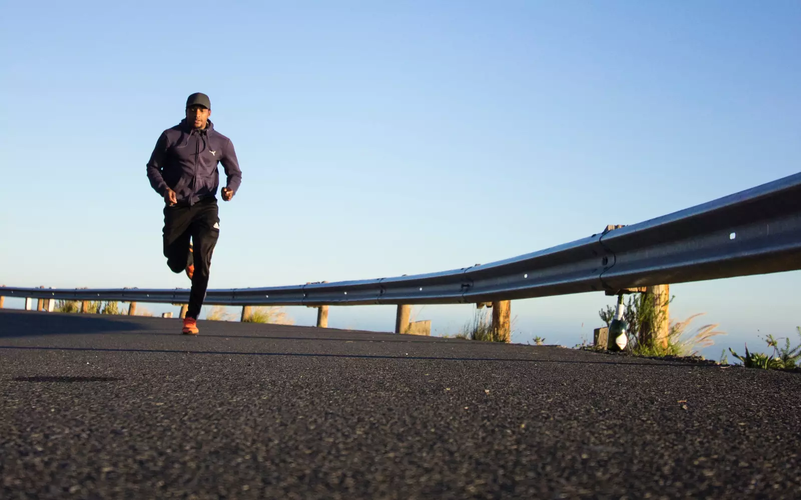 Постепенно увеличивайте дистанцию. Постепенно увеличивайте дистанцию.