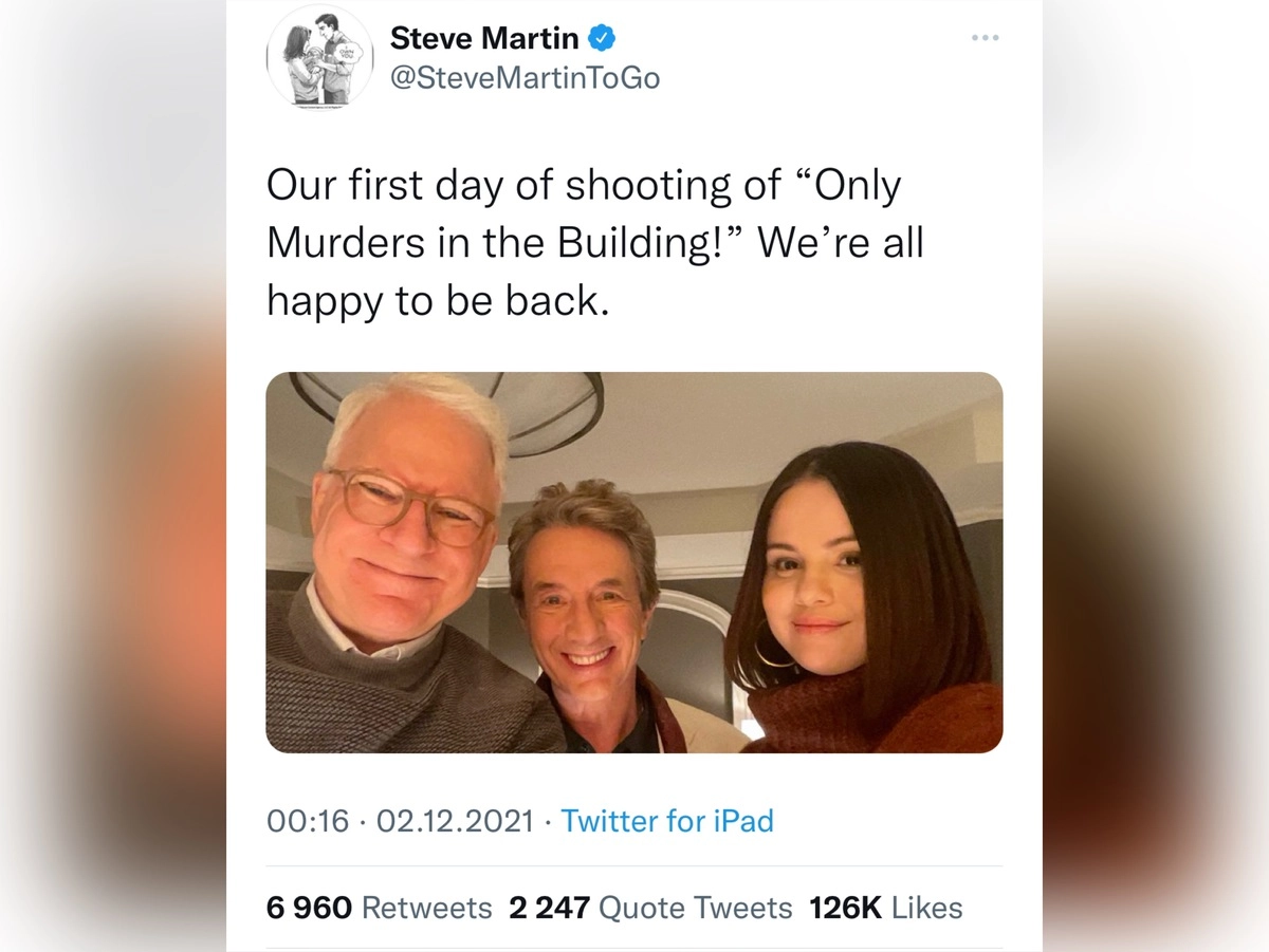 "Наш первый день съемок "Убийств в одном здании". Мы все очень рады вернуться" - вот что написал Мартин в своем Twitter.