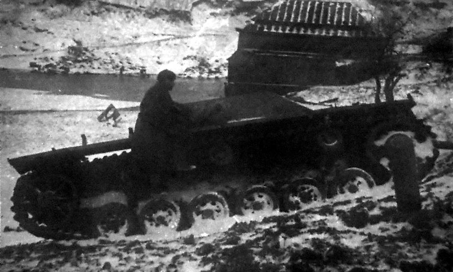 Немецкое штурмовое орудие StuG III, подбитое артиллеристами-противотанкистами
