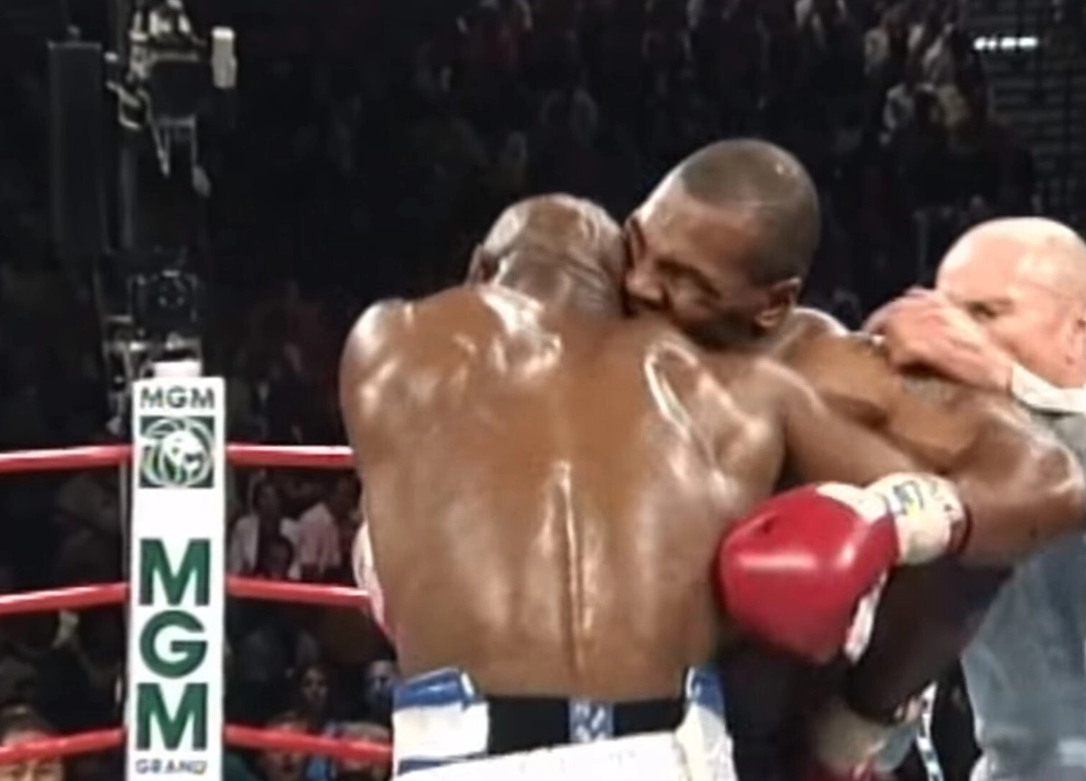 Исторический укус Тайсона Исторический укус Тайсона