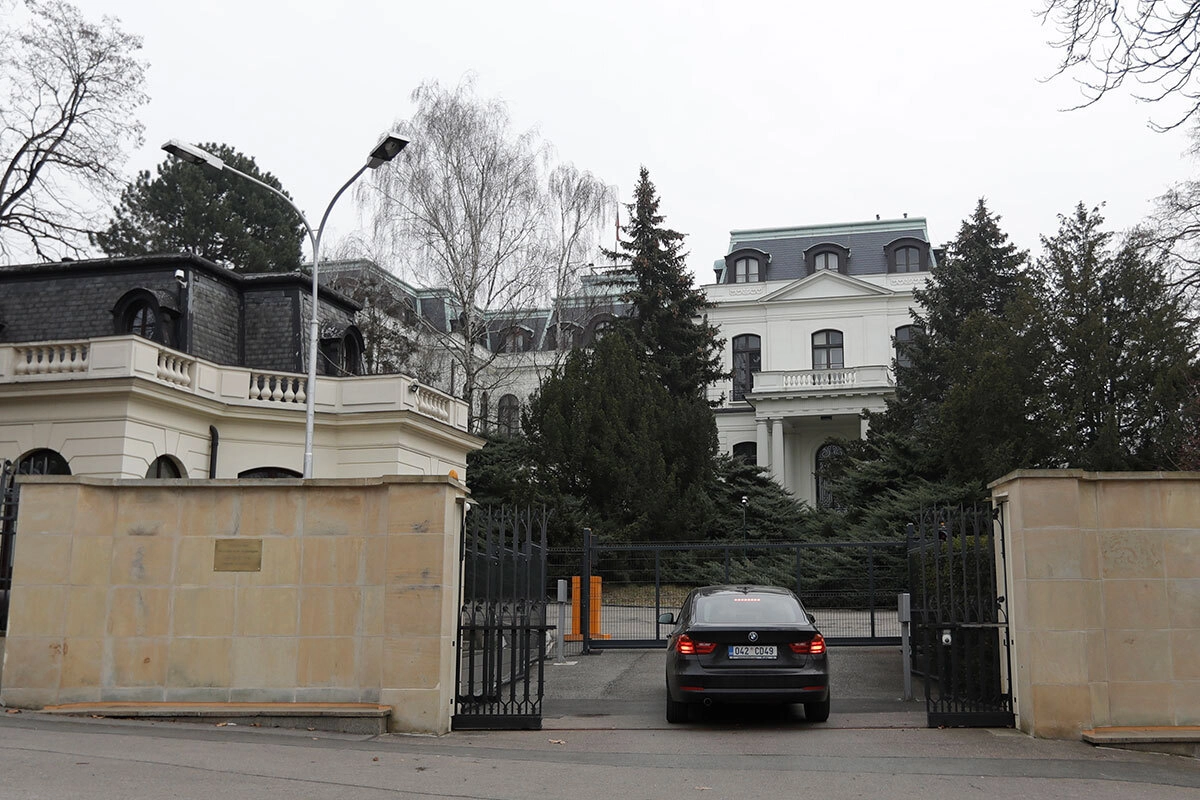 Здание посольства РФ в Праге © AP/TASS