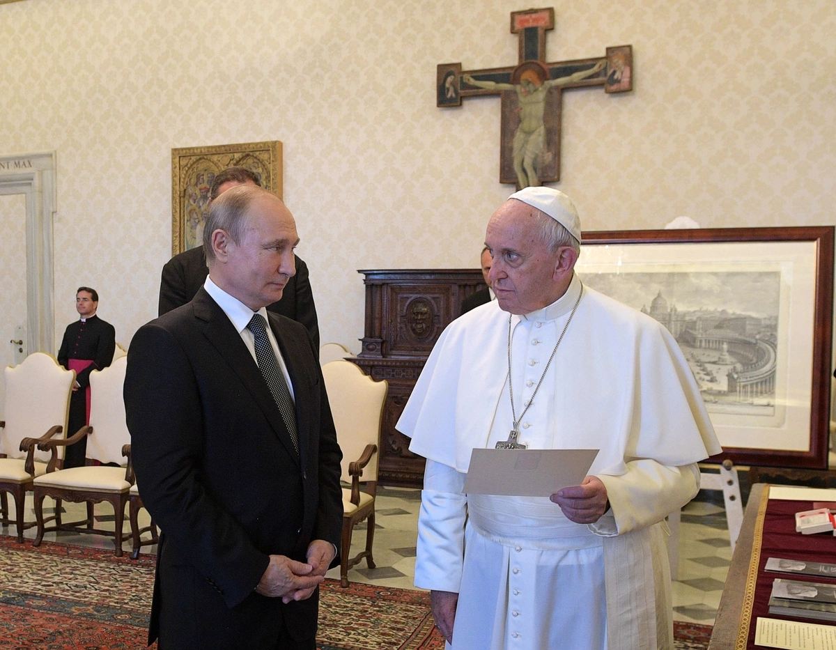 Папа Римский Франциск встречается с президентом России Владимиром Путиным в Ватикане © Алексей Дружинин/ТАСС