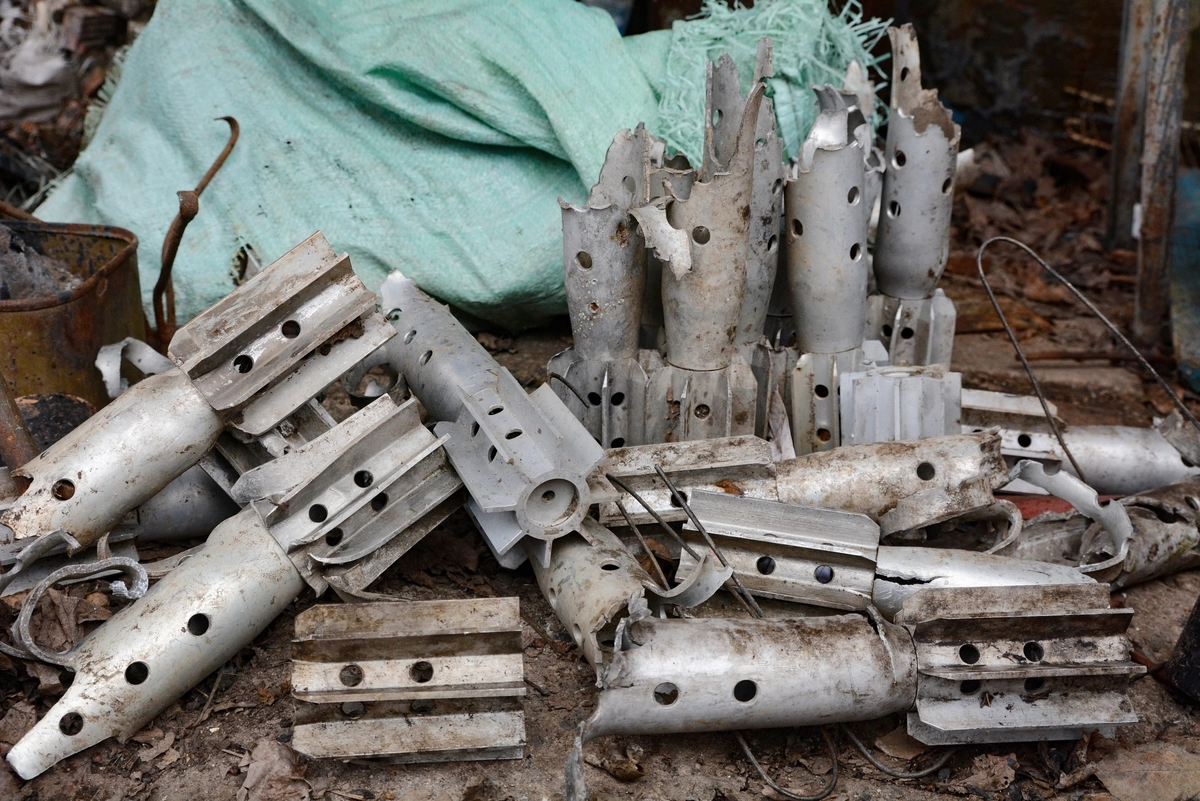 Донецк, хвосты от мин © Николай Тришин/ТАСС