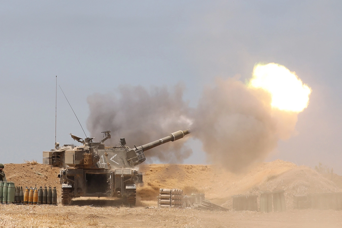 Артиллерийская батарея армии обороны Израиля на границе с сектором Газа 