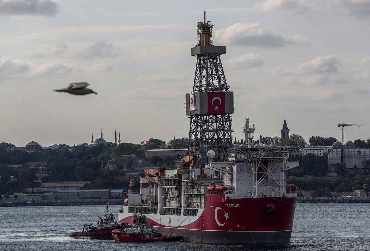 Турецкое буровое судно