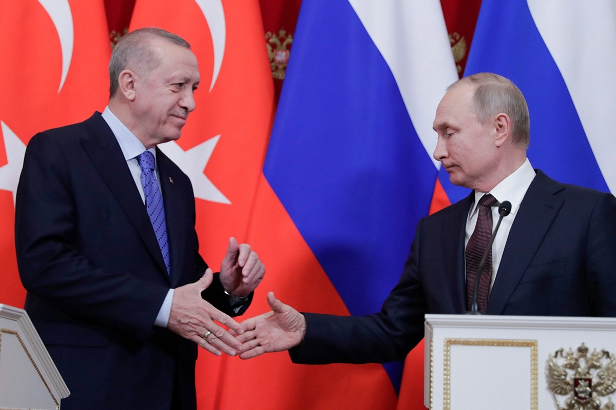 Реджеп Тайип Эрдоган и президент России Владимир Путин (слева направо) во время пресс-конференции по итогам встречи в Кремле