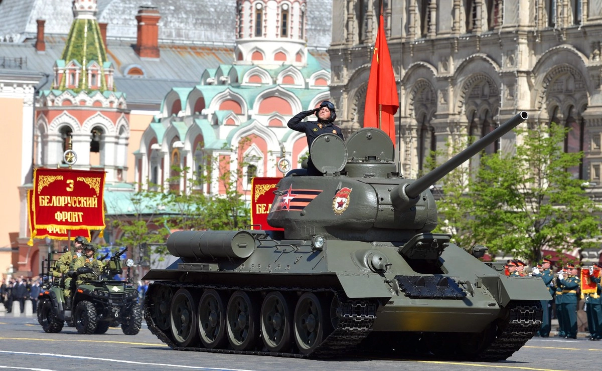 Т-34 на параде Победы в Москве