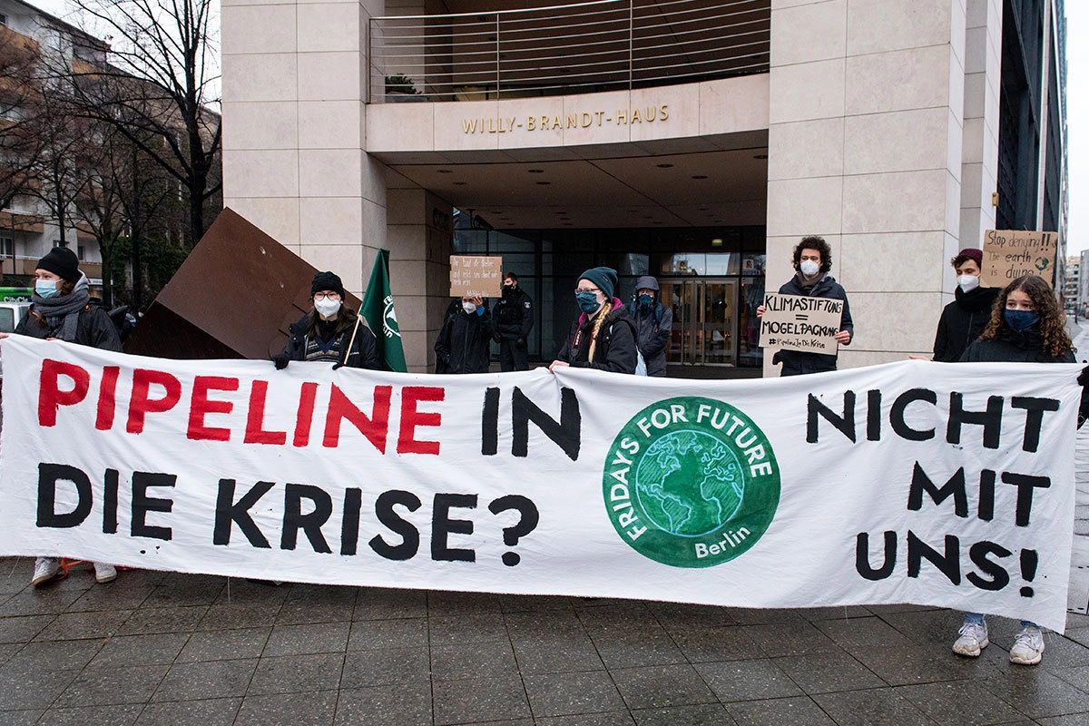 Митинг в Берлине против строительства газопровода "Северный поток – 2 "