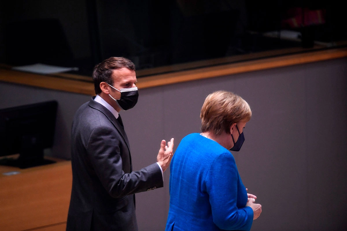 Президент Франции Эмманюэль Макрон и канцлер Германии Ангела Меркель на саммите ЕС в Брюсселе