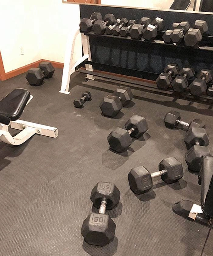 «А убрать за собой, силачи?». «А убрать за собой, силачи?».