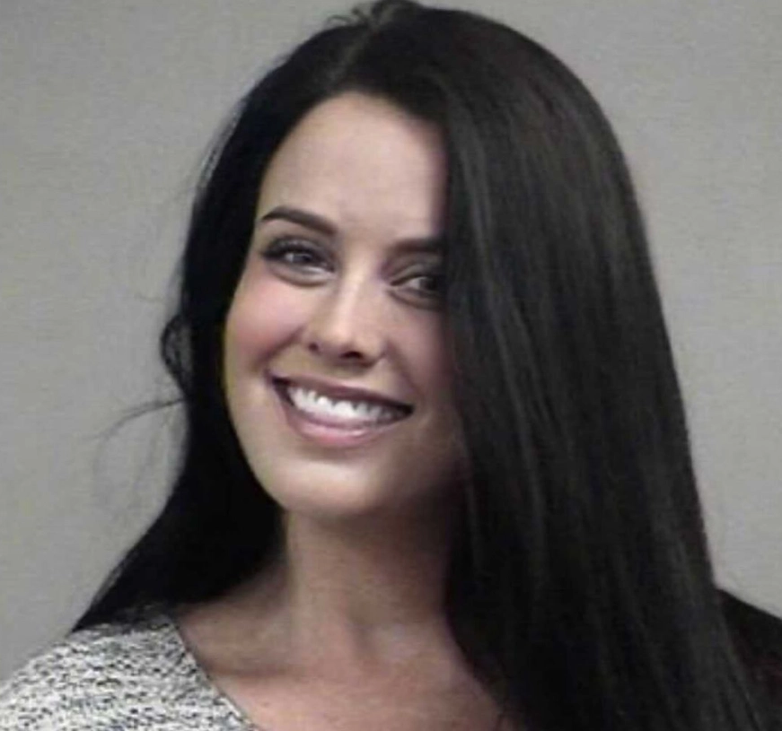 Умышленное повреждение чужого имущества. 