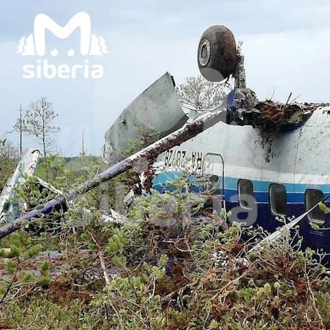 Ан-28 на месте жесткой посадки