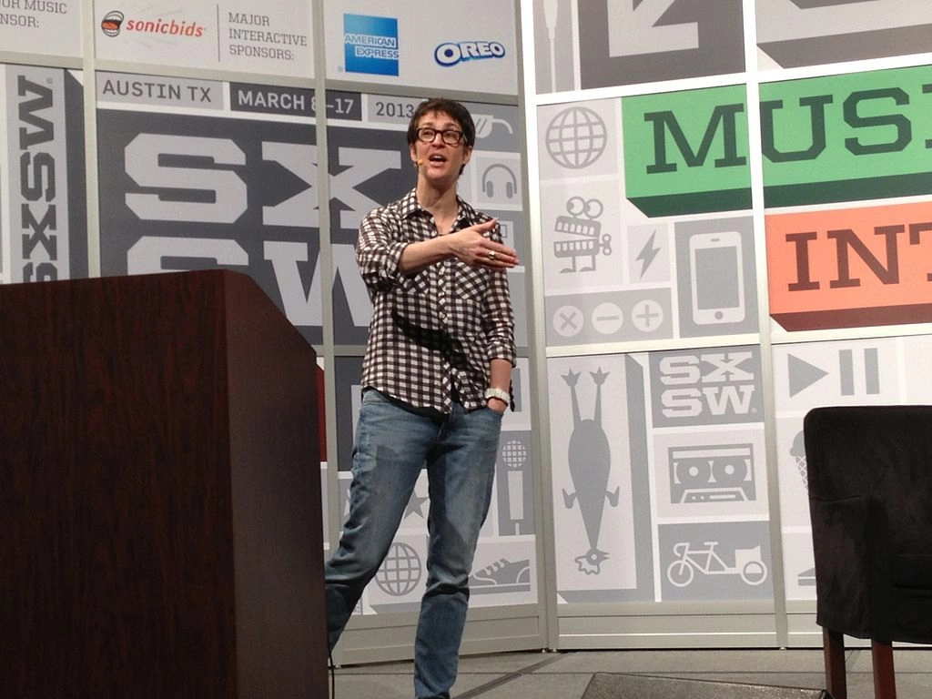 Телеведущая Рэйчел Мэддоу