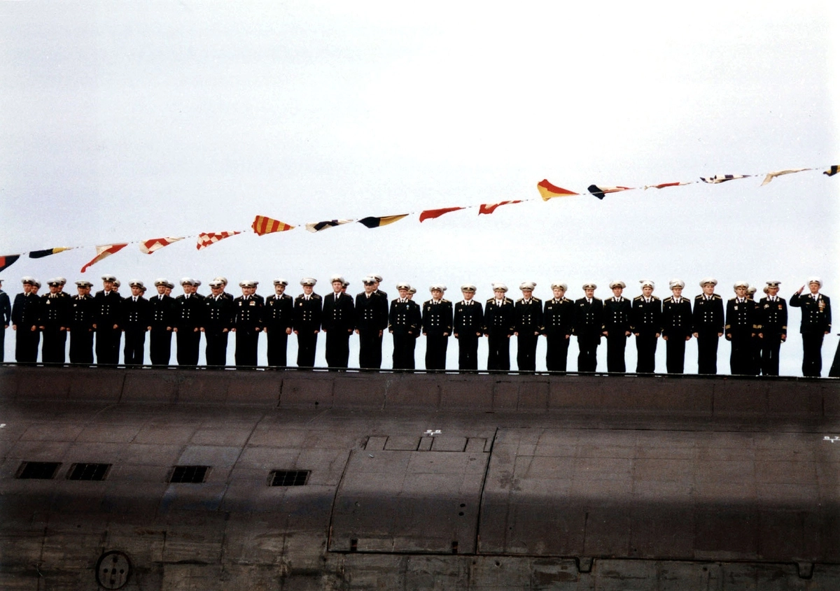 Экипаж АПЛ "Курск" перед последним погружением