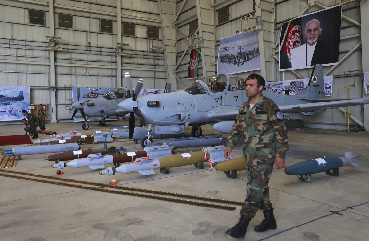 переданы США на вооружение ВВС Афганистана в рамках программы НАТО "Решительная поддержка"