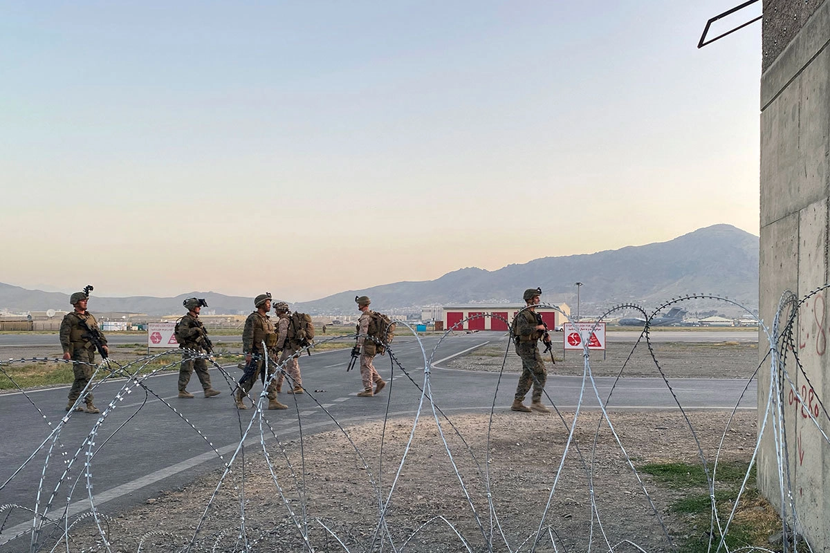 Военнослужащие США в международном аэропорту имени Хамида Карзая в Кабуле. 
