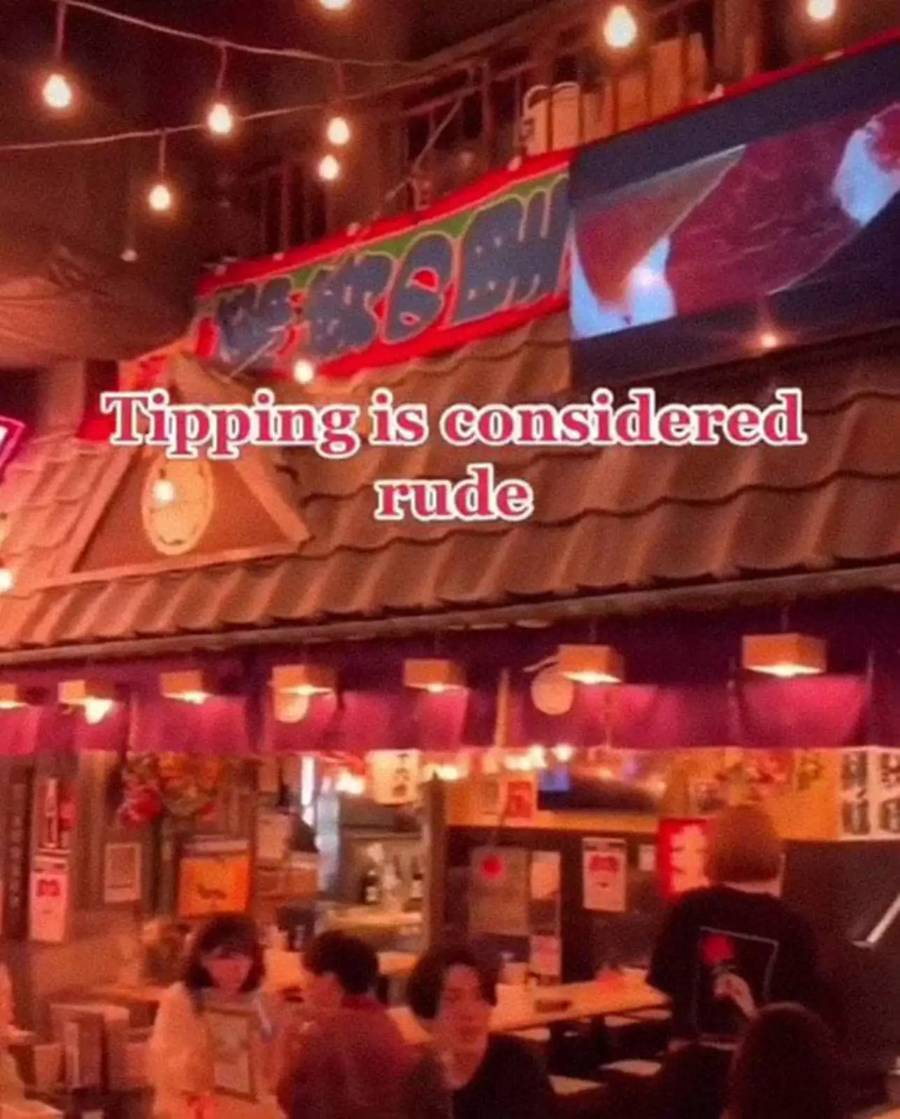 Чаевые расцениваются как грубость и знак неуважения. Чаевые расцениваются как грубость и знак неуважения.