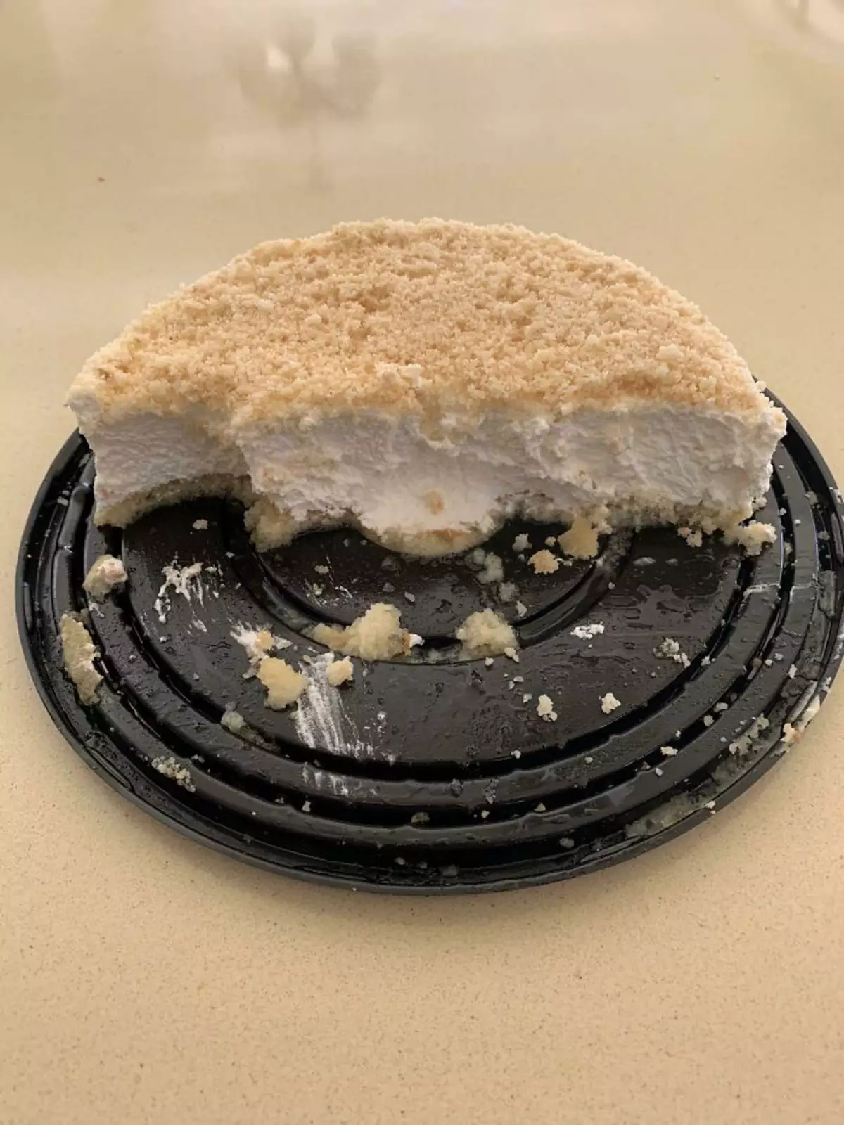 “Мой брат полный засранец. Я даже не успел попробовать свой праздничный торт”. “Мой брат полный засранец. Я даже не успел попробовать свой праздничный торт”.