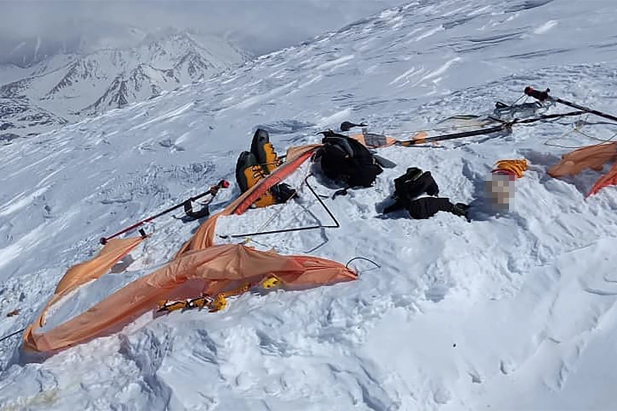 Погибшие на северном склоне Эльбруса. © МЧС России, Эльбрусский Волонтерский Поисково-спасательный отряд