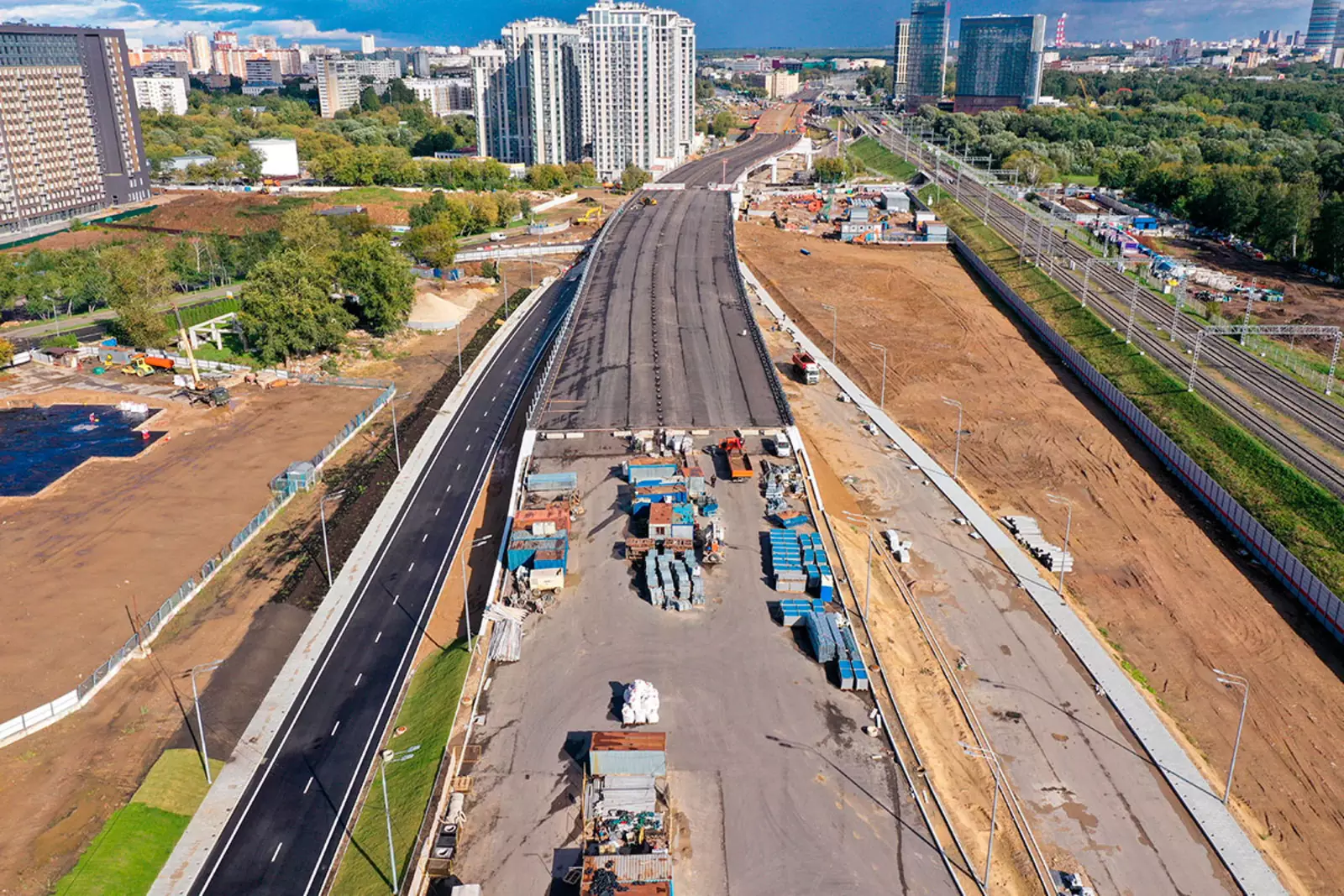  Вид с квадрокоптера на строительство СВХ в районе проезда Серебрякова и Березовой аллеи