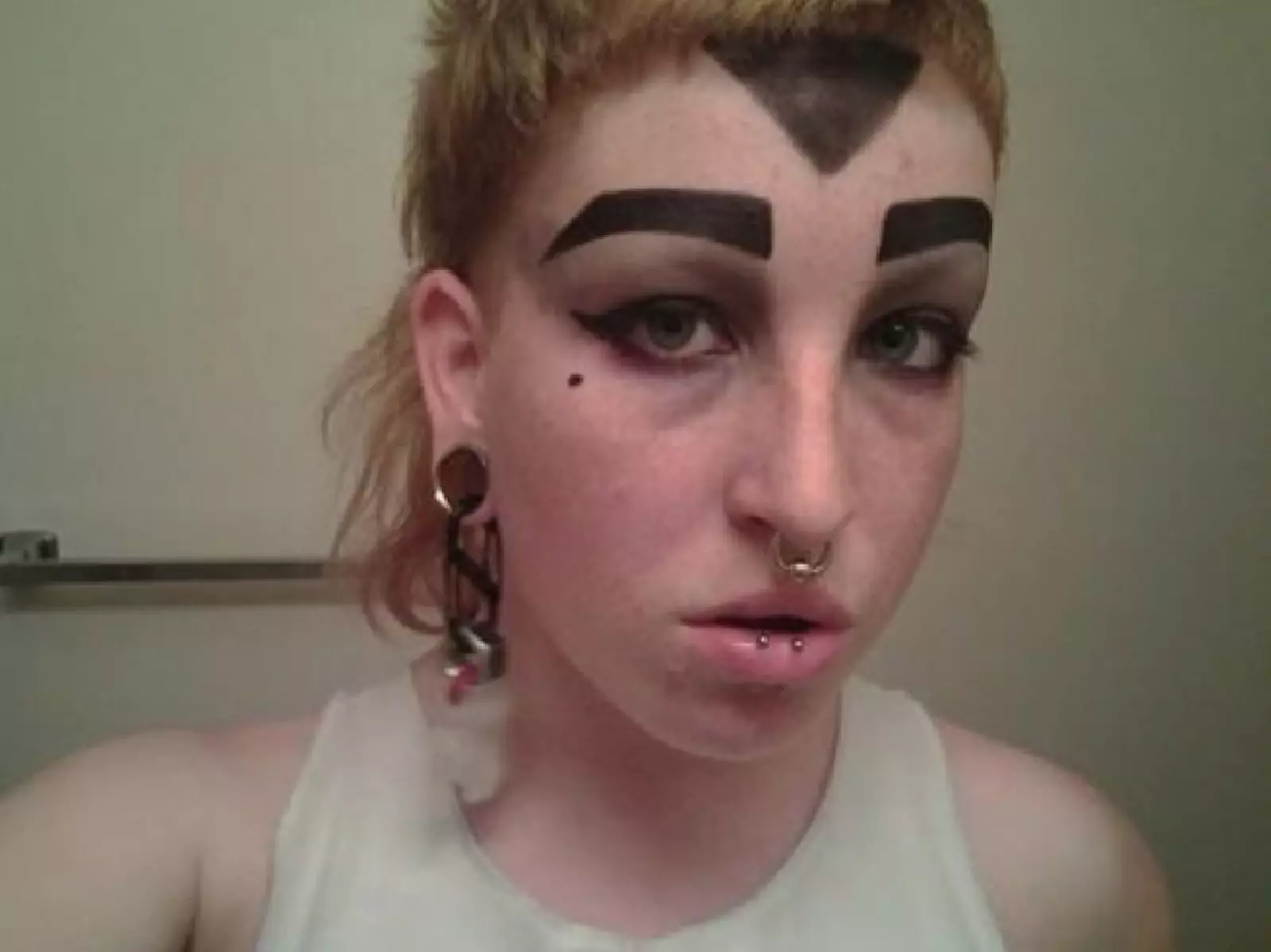 Это была часть образа на Хэллоуин? Это была часть образа на Хэллоуин?