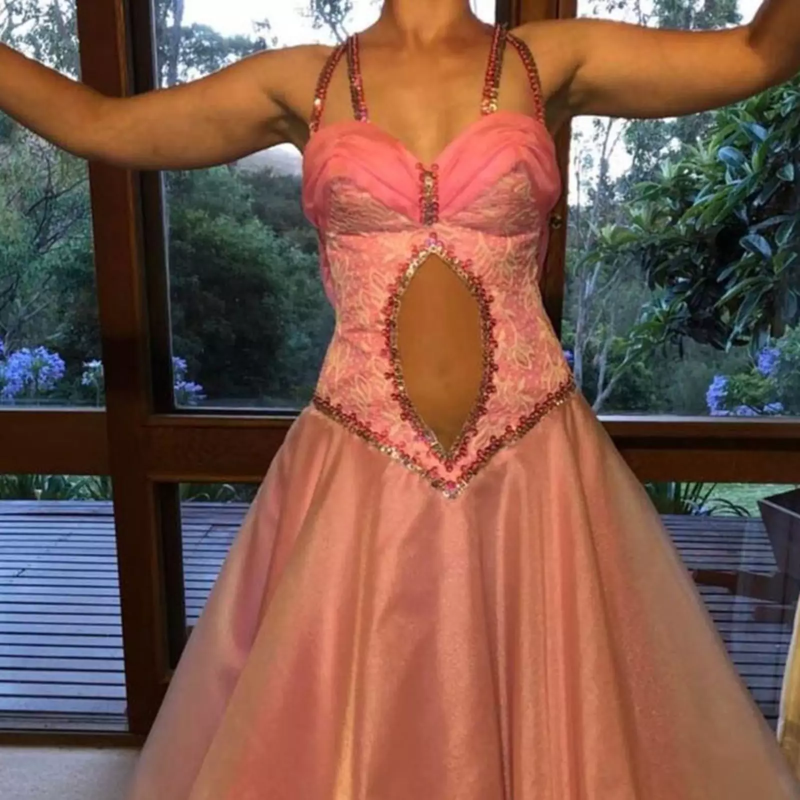 Как вам такой наряд? Как вам такой наряд?