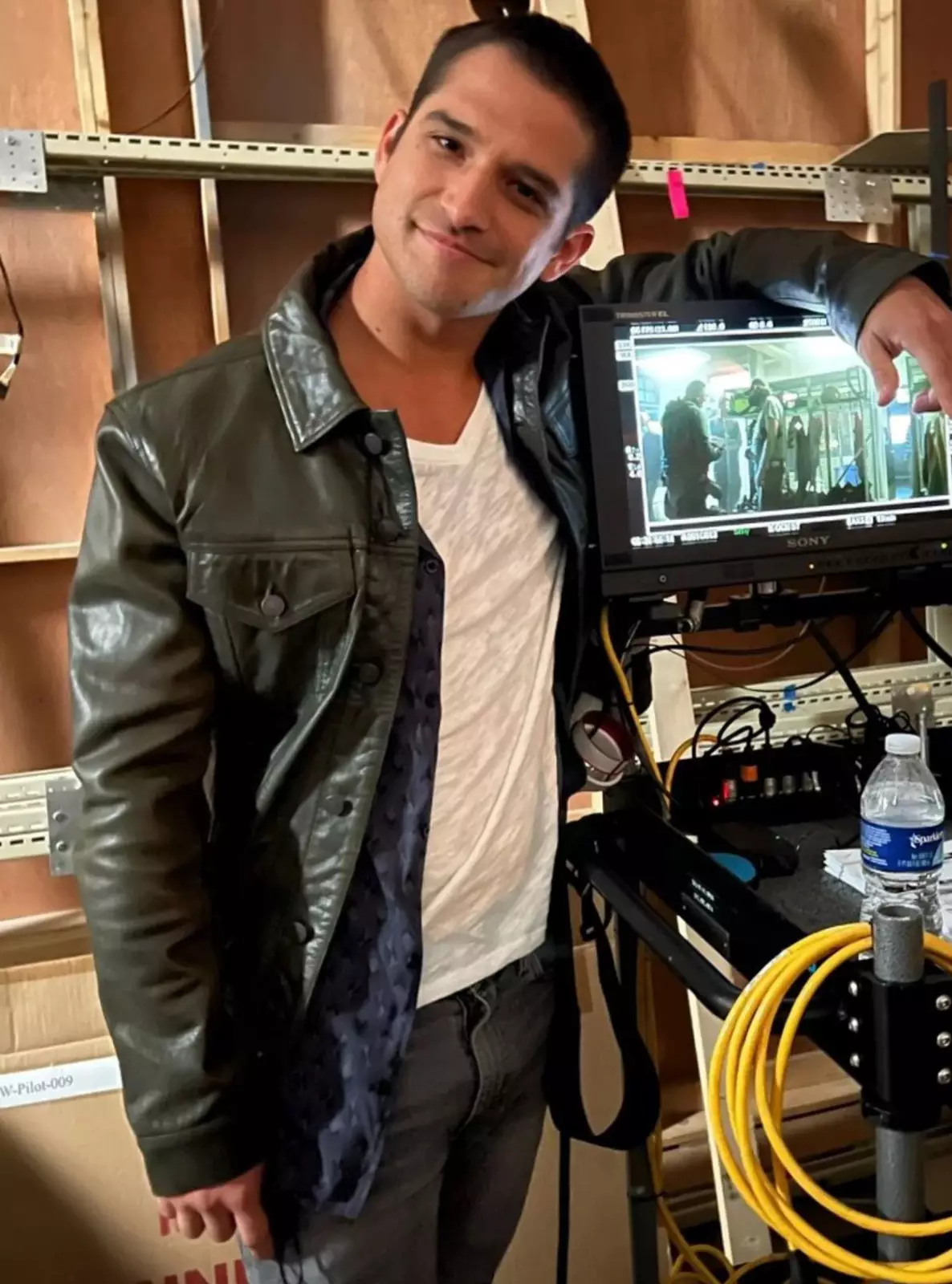 Судя по мотоциклетной куртке, герой Тайлера Пози все-таки получит мотоцикл, о котором он мечтал на протяжении всего сериала. Судя по мотоциклетной куртке, герой Тайлера Пози все-таки получит мотоцикл, о котором он мечтал на протяжении всего сериала.